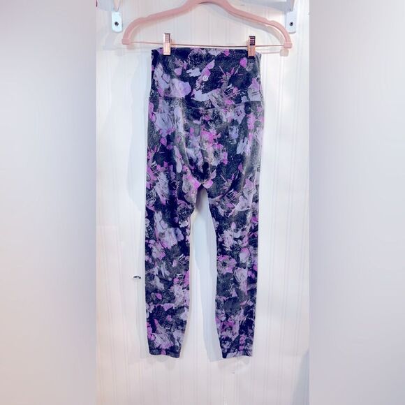 Lululemon Athletica Purple and Black Patterned Leggings - Picture 5 of 8